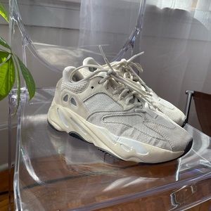 Yeezy Adidas 700 analogs